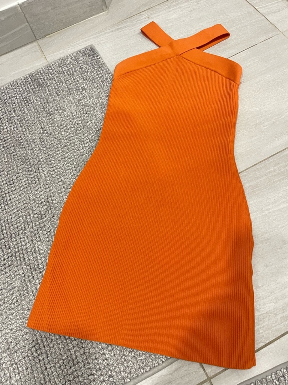 Babaton ribbed sculpt knit dress size medium cross cross halter top - Picture 3 of 4